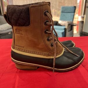 Sorel Women's Tan and Black Winter Boots